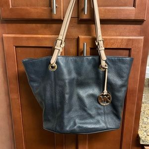 Michael Kors - Jet Set Pebble Leather Black Tote
